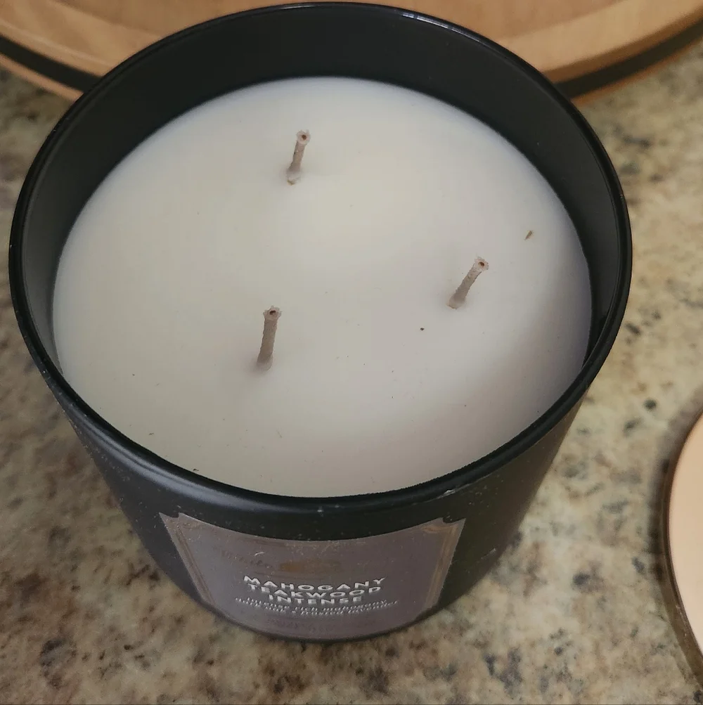 NWT Mahogany Teakwood Intense 3 Wick Candle